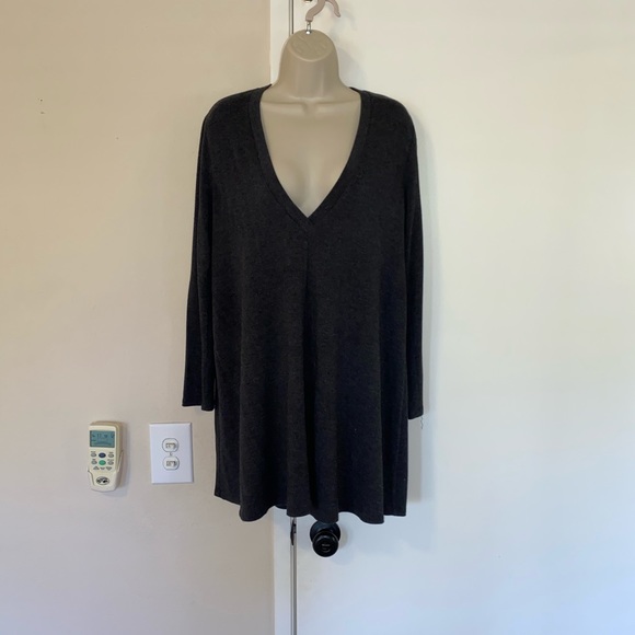 Flowy Sweater Dress - Picture 5 of 6